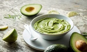 Lợi ích vàng của mặt nạ tóc từ bơ và mật ong
