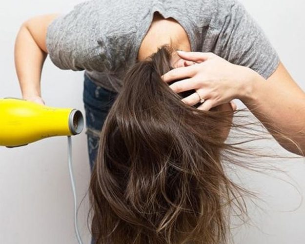 Cách phục hồi tóc đã bị hư tổn nặng do sấy sai
