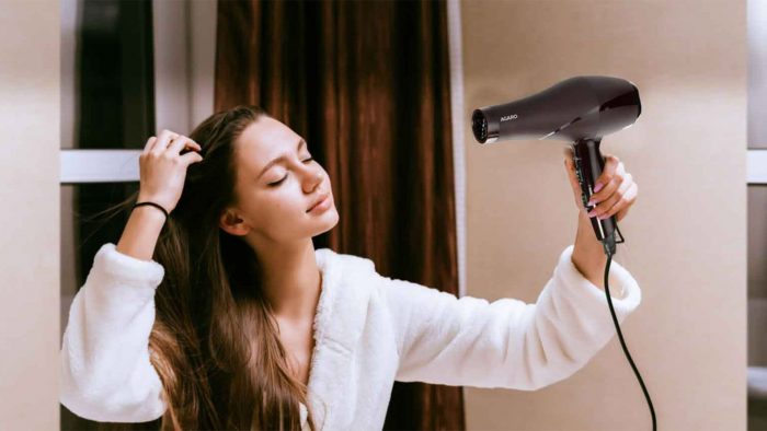 Sấy tóc sai cách có thể gây hư tổn